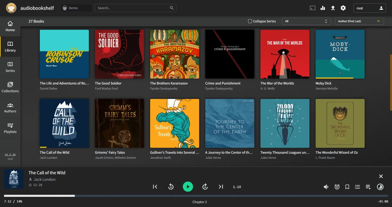 Audiobookshelf-grænseflade med bibliotekets forsider og lydafspilleren åbnet nederst på skærmen.